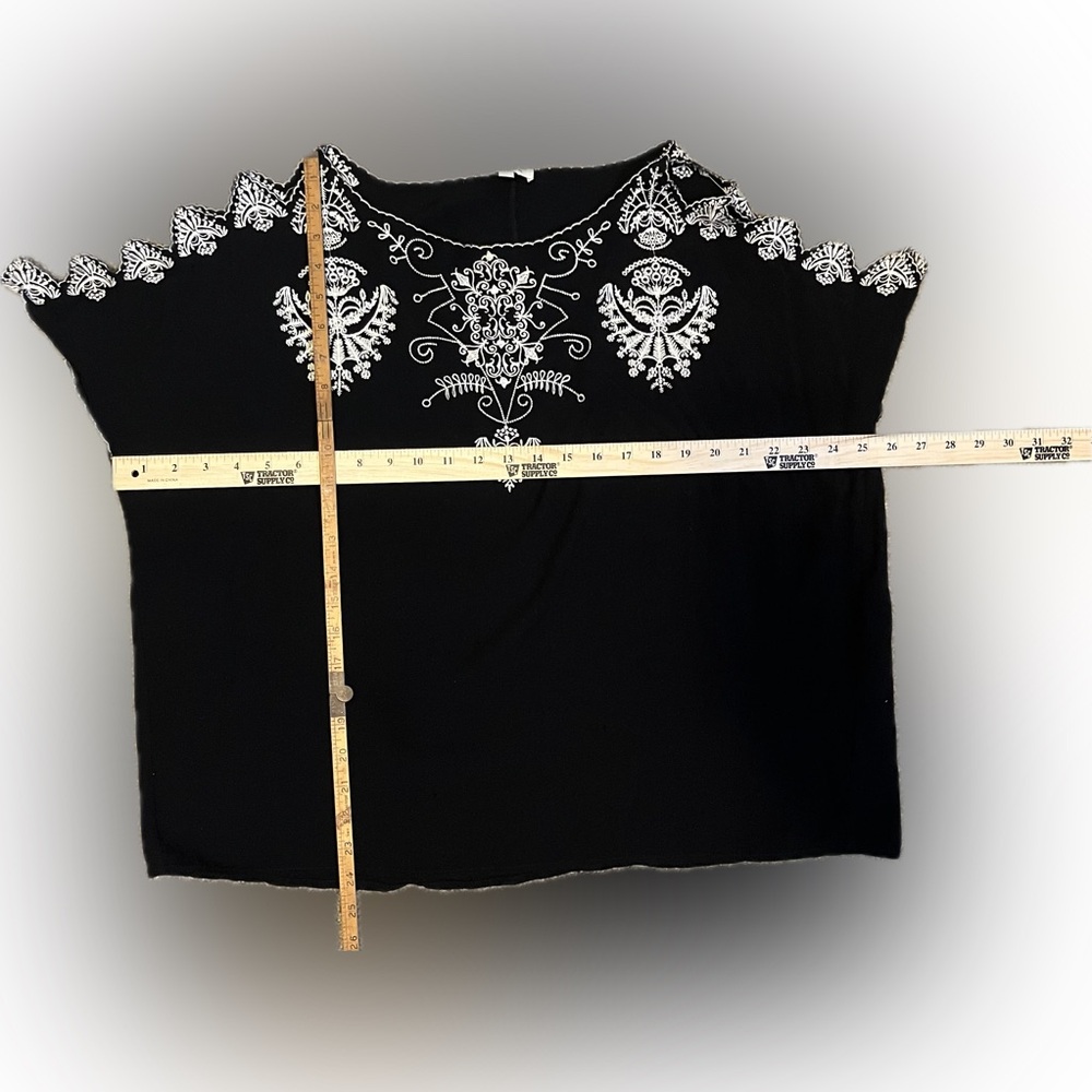 Umgee Embroidered Black Loose Fitting Top size M - Picture 8 of 12